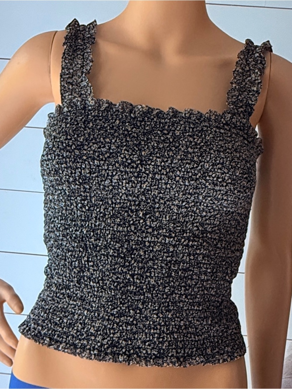 Abercrombie & Fitch Black and White Smocked Ruffle Strap Crop Tank Sz XS